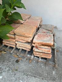 Piastrelle di cotto antiche