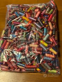 Fili per cucire di vari tipi