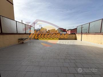 Scala greca, appartamento con terrazzo a livello