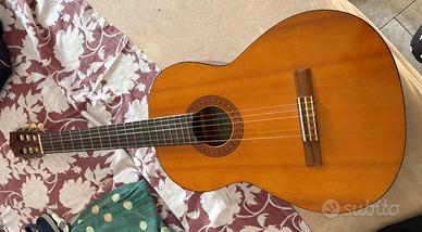 Chitarra YAMAHA C40