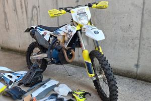 Husqvarna FE350 2020   permuta  con 250 4t