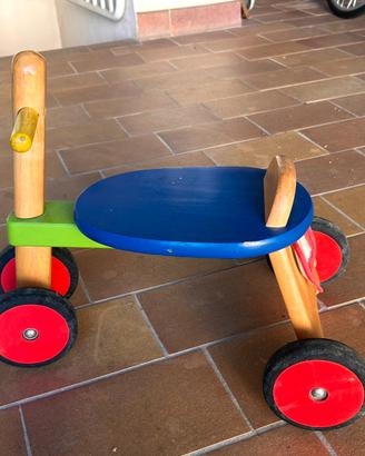 Triciclo in legno