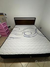 Letto completo di materasso + 2 comodini nuovi