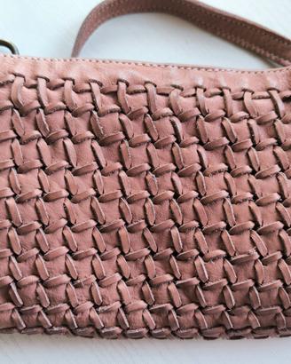 Borsetta in  vera pelle intrecciata