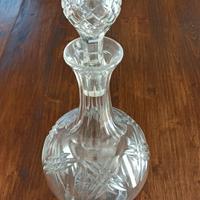 Bottiglia in cristallo decorata vintage con tappo