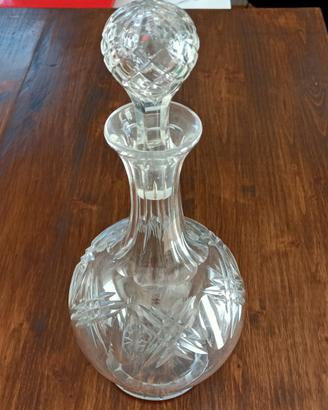 Bottiglia in cristallo decorata vintage con tappo