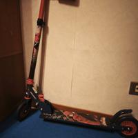 Monopattino spiderman