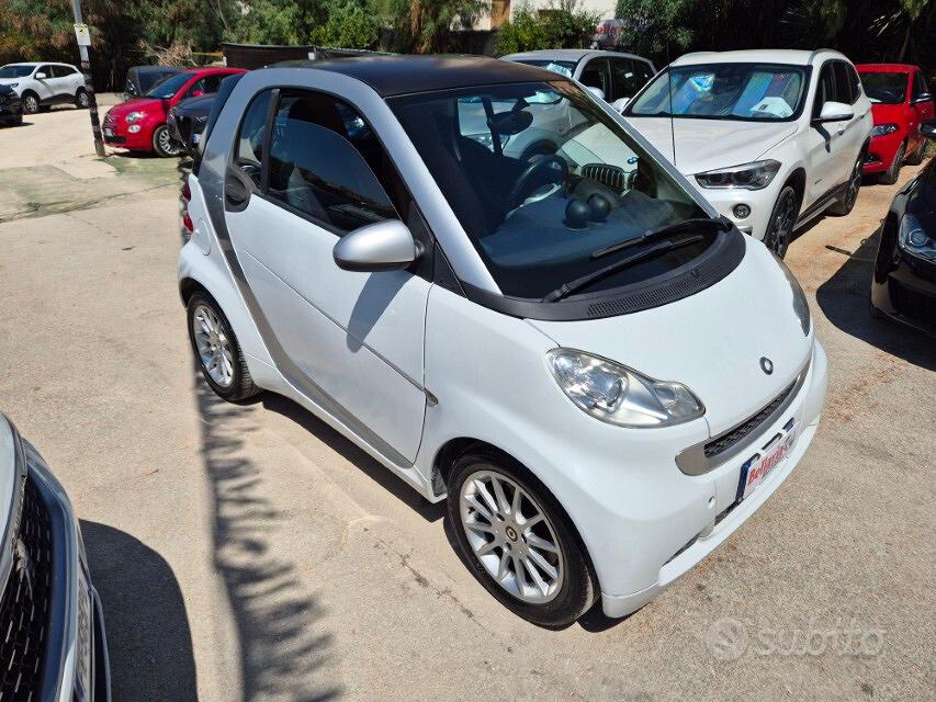 Smart Fortwo 2011 photo 4
