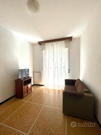 Bilocale arredato-lungo termine via Milano Rapallo
