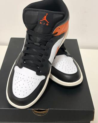 Air Jordan 1 Mid "Shattered Backboard"