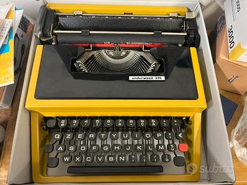 Macchina da scrivere Underwood 315