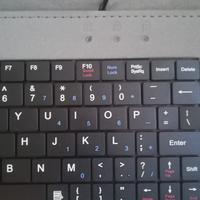 custodia con tastiera. per tablet usb