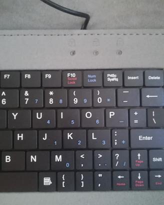 custodia con tastiera. per tablet usb