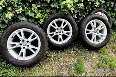 Gomme invernali Kleber 235/55/R17 con cerchi Audi