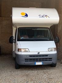 Camper mansardato . 6 posti omologato