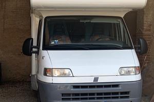 Camper mansardato . 6 posti omologato