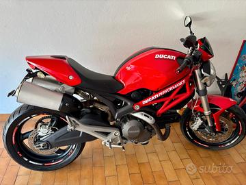Ducati Monster 696 - 22.600 km