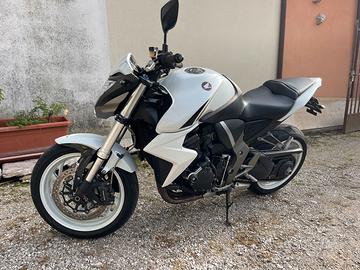 Honda cb1000r