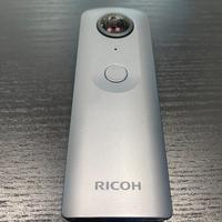 Fotocamera ricoh  theta con cavalletto nuovo