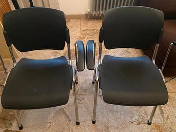 1 o 2 sedie a poltroncina adatte per scrivania