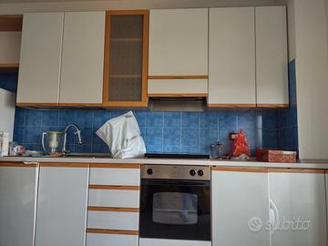 CUCINA COMPLETA DI ELETTRODOMESTICI