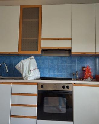 CUCINA COMPLETA DI ELETTRODOMESTICI