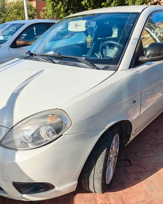 Lancia Y