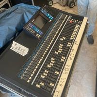 Mixer Yamaha LS9 + stage box