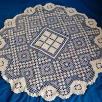 Centrotavola in pizzo fatto a mano 