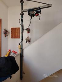 montacarichi completo di supporto e kit fissaggio