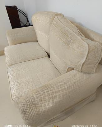 DIVANI 