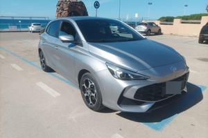 MG3 FULL HYBRID 1.5 LUXURY 