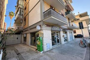 LOCALE COMMERCIALE IN VIA MONTELLO, 90 SAN BENEDET
