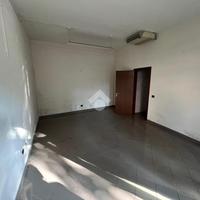 NEGOZIO A CARPI