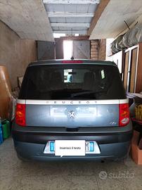 macchina  automobiles  Peugeot kM8HZB