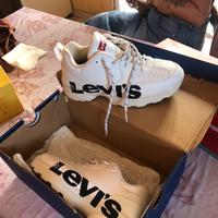Scarpe Levis