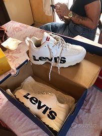 Scarpe Levis