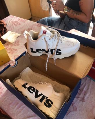 Scarpe Levis