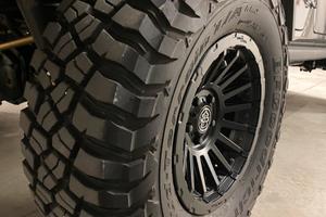 Bf goodrich mud  km3 35 12.50 R17
