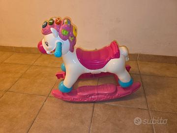 Cavallo a dondolo e cavalcabile
