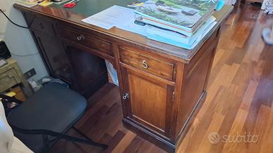 Mobile in legno massiccio