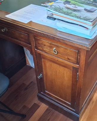Mobile in legno massiccio