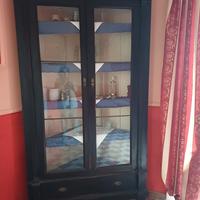 Antica vetrinetta ad angolo