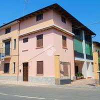 CASA DI CORTE A MORENGO