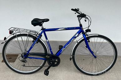 Bicicletta City bike cambio Shimano ruota 28 nuova