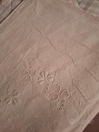 lenzuola corredo  in lino e ricamo a mano perfetto