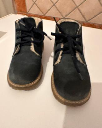 Scarpa scamosciata artigianale da bambino