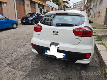  Auto Kia Rio 