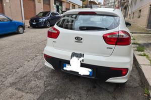  Auto Kia Rio 