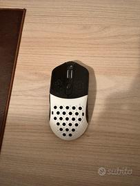 Black Shark Mouse Gaming Wireless, nero e bianco